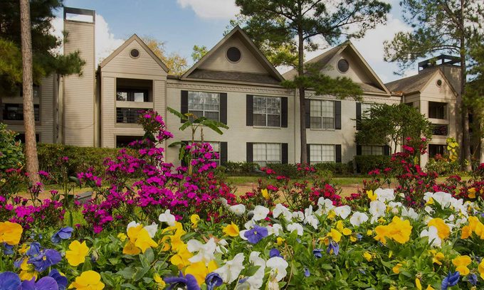 9900 On Memorial apartments in Houston, TX