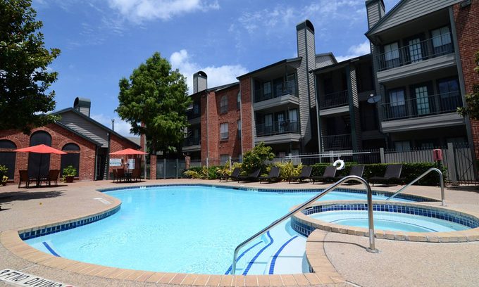 Ascot Court apartments in Houston, TX