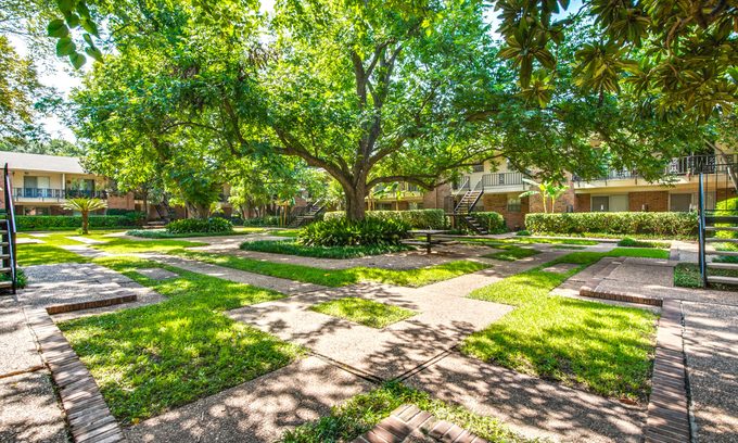 Colony Oaks apartments in Houston, TX