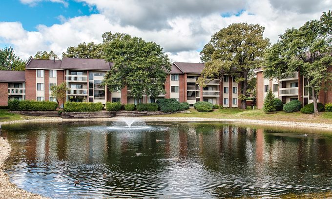 The Treehouse of Schaumburg apartments in Schaumburg, IL
